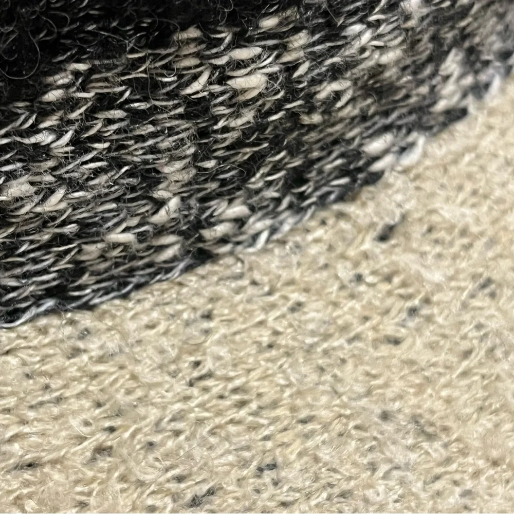 Bouclé Textured Flapper Hat in Black Gray & Beige Gradient